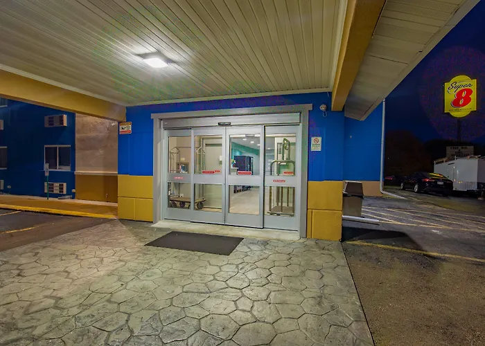 Hotel Super 8 By Wyndham I-90 Casino District 2*